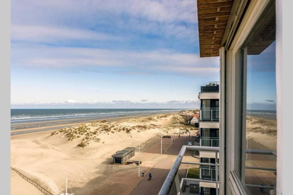 Appartment With Frontal Sea View With 3 Bedrooms Koksijde Eksteriør bilde