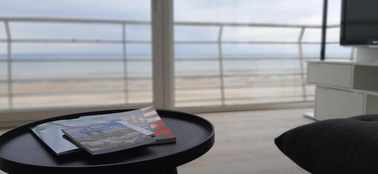 Appartment With Frontal Sea View With 3 Bedrooms Koksijde Eksteriør bilde