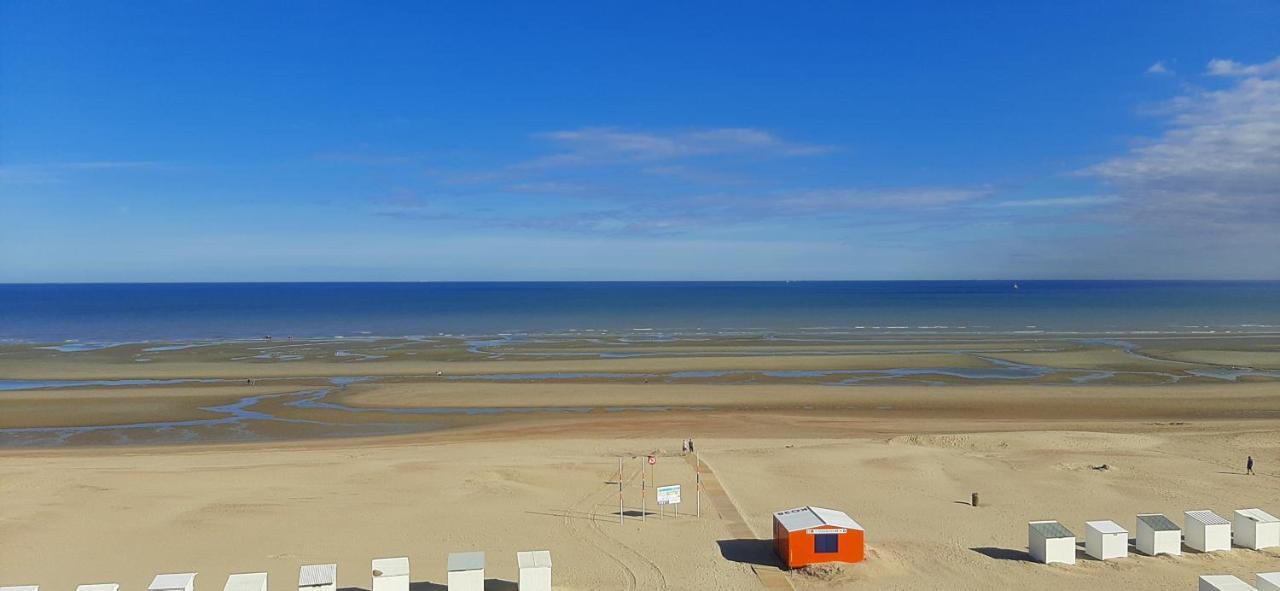 Appartment With Frontal Sea View With 3 Bedrooms Koksijde Eksteriør bilde